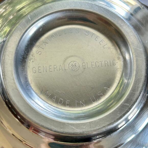 Vintage General Electric Stainless Steel Mixing Bowl — Made in USA - Picture 4 of 7